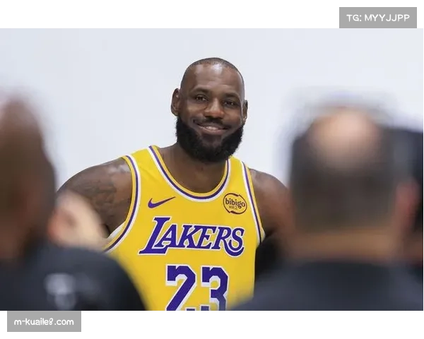 詹姆斯计划耐心恢复预计11月中旬重返赛场继续为湖人贡献力量 詹姆斯计划耐心恢复预计11月中旬重返赛场继续为湖人贡献力量